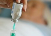 Ruszyły zapisy seniorów po osiemdziesiątce na szczepienia przeciw COVID-19