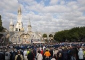 Ruszają pociągiem do Lourdes