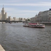 Były kanclerz Niemiec Schroeder spędza urlop w Moskwie, mówi, że "to piękne miasto"