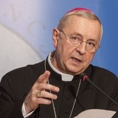 Abp Gądecki: Eucharystii nie można zastąpić transmisją
