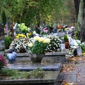W najbliższą sobotę, niedzielę 1 listopada, i poniedziałek zamknięte będą cmentarze 