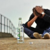 KEP apeluje o całkowity zakaz reklamy alkoholu