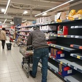 10.11.2021 | Dlaczego brakuje towarów w sklepach?