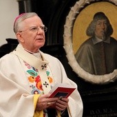 Abp Marek Jędraszewski zachęca rodziców do błogosławienia swoich dzieci