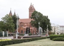 Kościół świętych Heleny i Szymona w Mińsku zwany też czerwonym kościołem