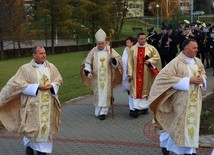 Wprowadzenie relikwii do kościoła Miłosierdzia Bożego w Malborku