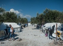 W przejściowym obozie dla uchodźców