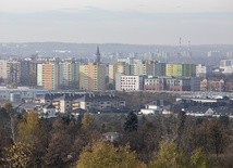 Sosnowiec: Zatrzymanie i nowe zarzuty dla księdza, w którego mieszkaniu zmarł mężczyzna