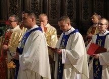 Wśród księży, ktorzy otrzymali dekrety nominacyjne, jest sześciu księży neoprezbiterów