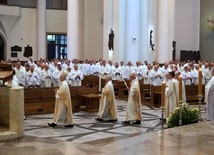 Katowice. Pielgrzymka księży archidiecezji katowickiej do katedry Chrystusa Króla 
