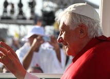 Franciszek odprawił Mszę w intencji Benedykta XVI 