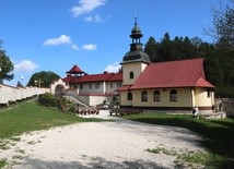 Sakramenty sprawowane przez ks. Galusa w Czatachowej są niegodziwe, a udzielane rozgrzeszenie - nieważne (stanowisko archidiecezji częstochowskiej)