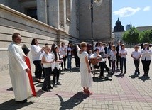 Katowice. Pielgrzymka dzieci komunijnych