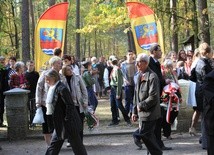 Herb powiatu rypińskiego towarzyszy uroczystościom religijno-patriotycznym w Skrwilnie