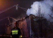 Potężny pożar w ośrodku jeździeckim w Zbrosławicach