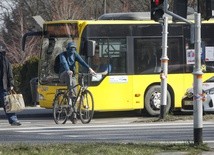 Region. Ograniczenia komunikacji miejskiej na 9 liniach autobusowych