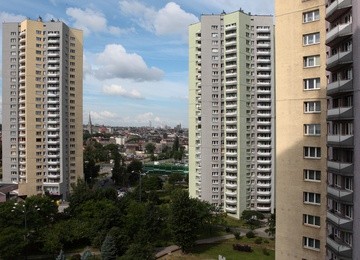 Ekspert rynku nieruchomości: nie dopłacajmy do mieszkań, ale postawmy na nogi gospodarkę