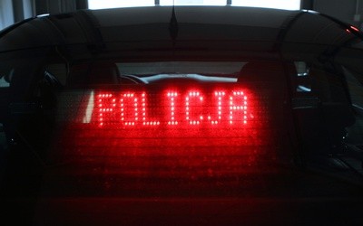 Mężczyźni podróżujący z detektorem urządzeń szpiegowskich trafili do aresztu