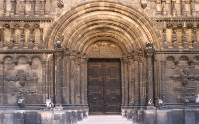 Katedra w Ratyzbonie nadal okupowana przez uchodźców