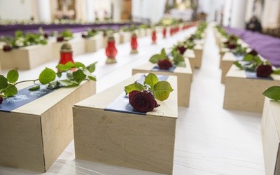 Różne pożegnania: Jak wygląda pożegnanie ze zmarłym w różnych częściach świata