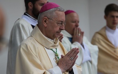 Przewodniczący Episkopatu: w odpowiedzi na apel papieża Franciszka módlmy się o pokój na świecie