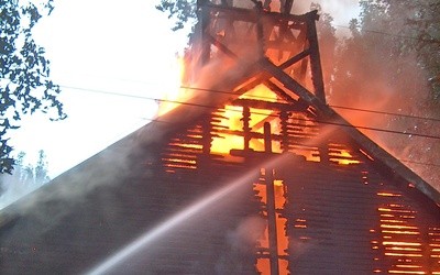Zdjęcia z akcji gaśniczej płonącego kościoła ewangelickiego w Bytomiu
