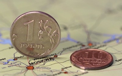 Komisja Europejska: płacenie przez kraje UE w rublach za rosyjski gaz naruszałoby sankcje UE