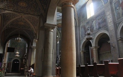 Wnętrze płockiej bazyliki katedralnej