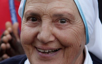 Tysiące ludzi przybyło do Saluzzo, by pożegnać Matkę Elvirę