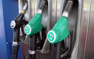 Węgry: Tania benzyna tylko dla Węgrów - obcokrajowcy zapłacą cenę rynkową