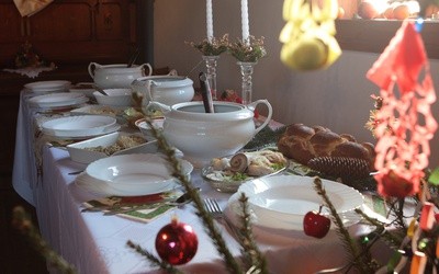 Święta lubią symbolikę – tradycje wieczerzy wigilijnej