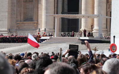 Tysiące Polaków na papieskich audiencjach w 2016