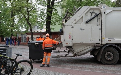 Dość mamy śmieci własnych