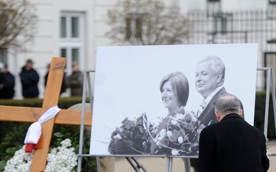 Sejm uczcił pamięć ofiar katastrofy smoleńskiej