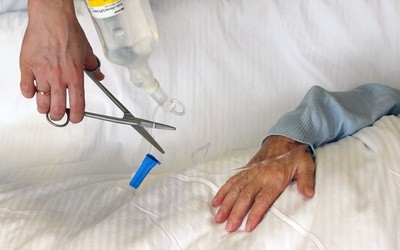 Abp Paglia: Nie ma zgody na eutanazję, nie można porzucać chorego