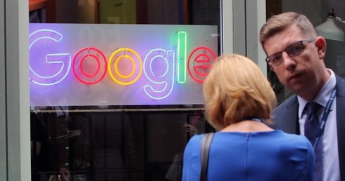 W. Brytania: Pozew zbiorowy przeciw Google'owi;