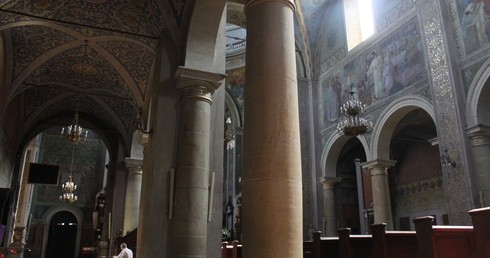 Wnętrze płockiej bazyliki katedralnej