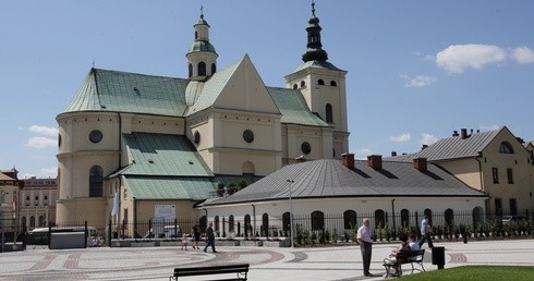 Rzeszów: Księża zebrali blisko 370 tys. zł; wsparli m.in. szpitale