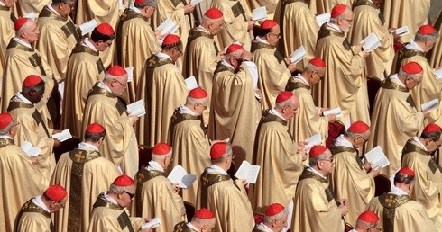 Rozpoczyna się Konsystorz: O czym papież będzie rozmawiał z kardynałami?