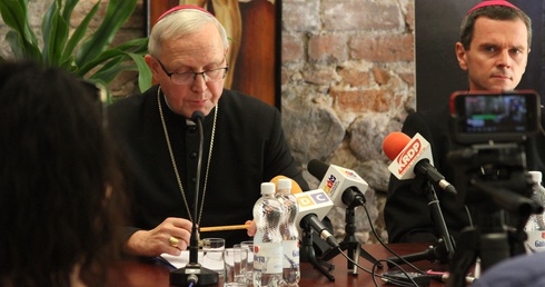 Biskup Libera: Odczuwam przygnębienie, zawstydzenie i gniew