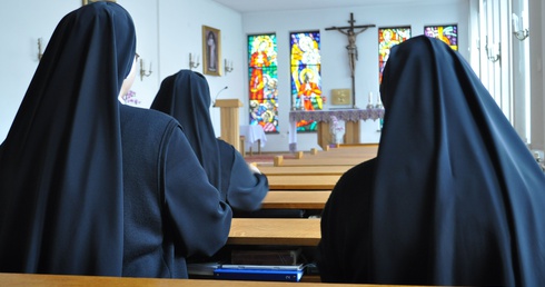 Pomoc żeńskich zgromadzeń zakonnych w Polsce uchodźcom z Ukrainy