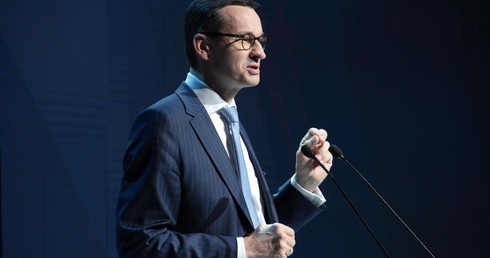 Premier: Proponujemy tarczę finansową; kierujemy co najmniej 100 mld zł do firm 