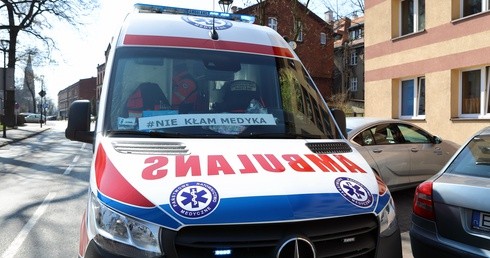 Ministerstwo Zdrowia: Zmarły 22 kolejne osoby chore na COVID-19