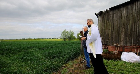 Kończewice. Poświęcenie pól 