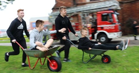 Festyn Liturgicznej Służy Ołtarza