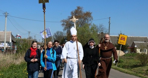 Gniezno, Poznań, Święty Gaj