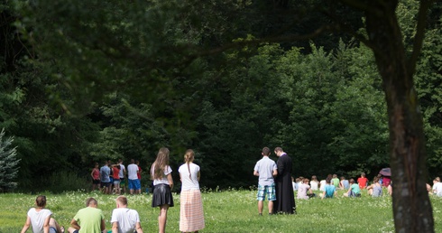 Ksiądz rozwalił gmach 