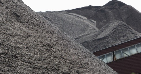 Cena węgla sprzedawanego przez samorządy ma nie przekraczać 2 tys. zł za tonę
