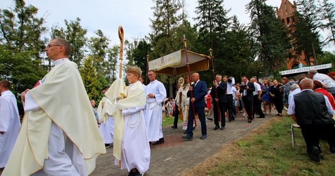 Bp Skibicki: Trudności czynią małżeństwo potężnym kanałem łaski