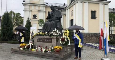 Parafialne laurki dla Jana Pawła II